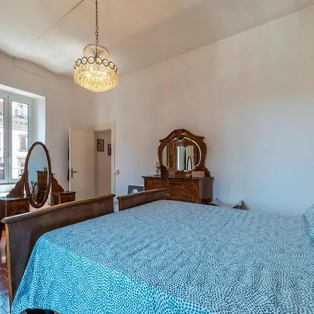 Apartment Santa Maria Maggiore Roomy And Bright Flat Rome
